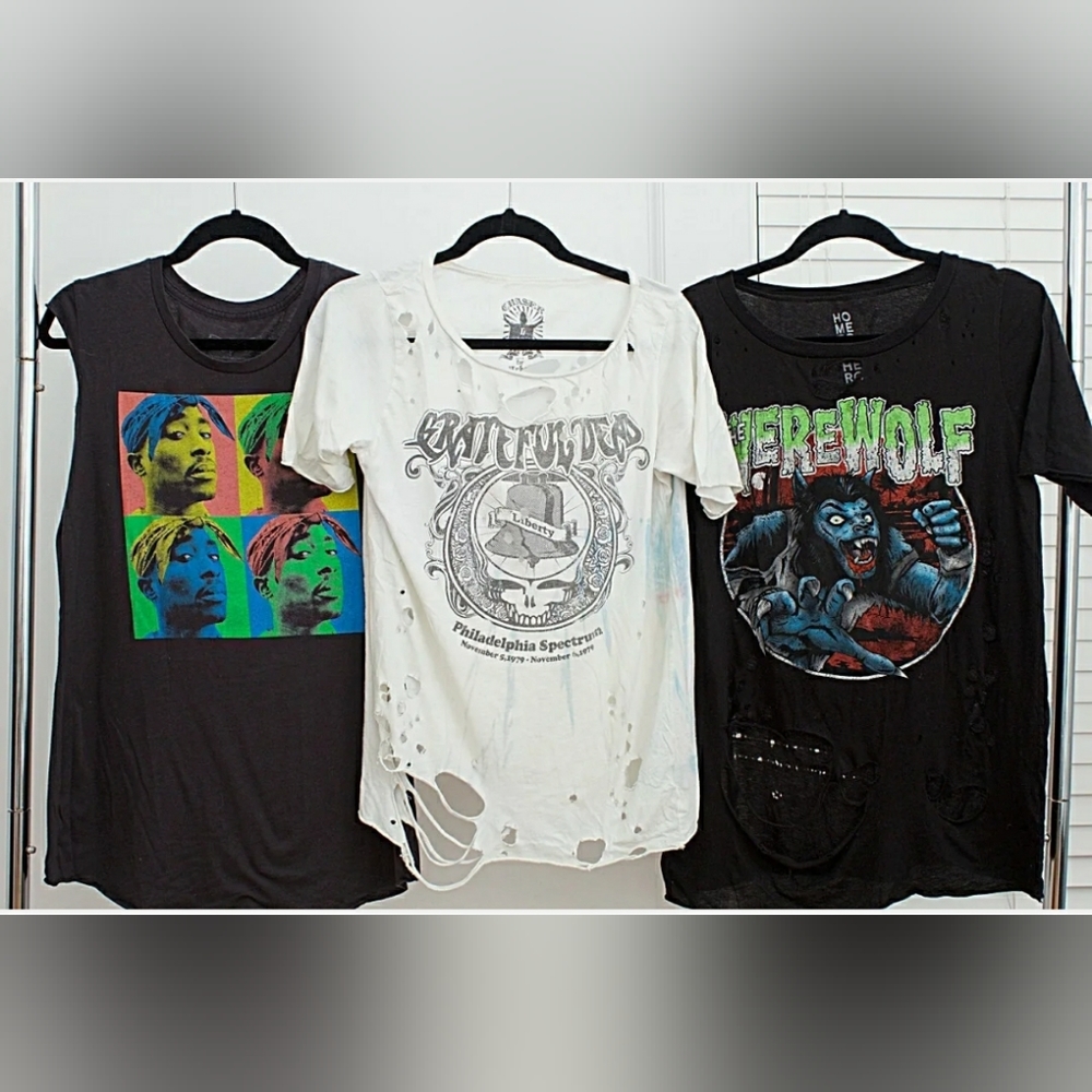 Lot of 3 Women's Size L Casual Graphic Tees Short-sleeved Sleeveless T-Shirts